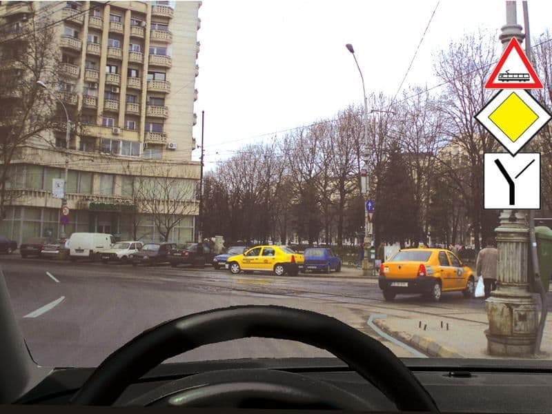 Dacă virați la stânga: Dacă virați la stânga: