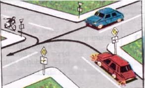 In ce ordine vor trece cele trei vehicule prin intersectia din imagine?
