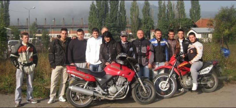 Axel School - Vulcan Poza 3 Axel School - Vulcan Poza 3