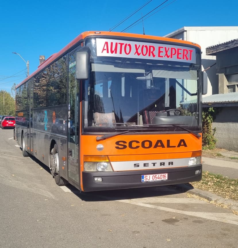 Autobuz - parc auto - Școala de Șoferi Auto XOR Expert Autobuz - parc auto - Școala de Șoferi Auto XOR Expert