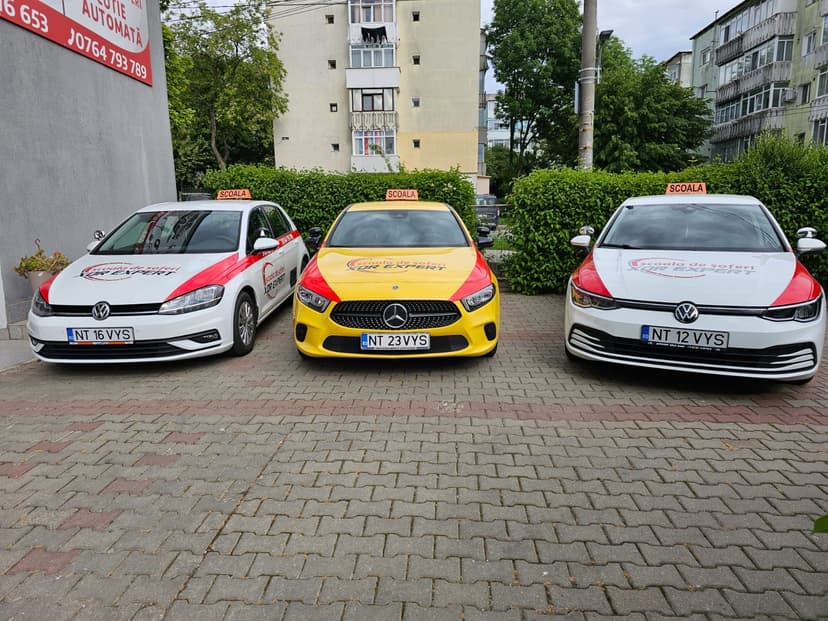 Masini - parc auto - Școala de Șoferi Auto XOR Expert Masini - parc auto - Școala de Șoferi Auto XOR Expert