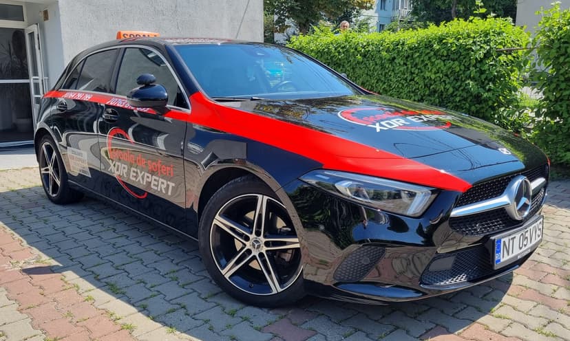 Mercedes - parc auto - Școala de Șoferi Auto XOR Exper Mercedes - parc auto - Școala de Șoferi Auto XOR Exper