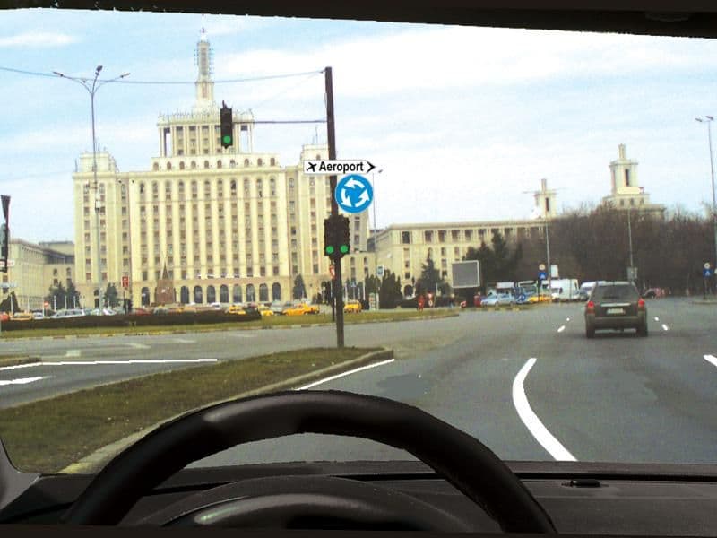 În acest sens giratoriu, sunteți încadrat corespunzător pentru: În acest sens giratoriu, sunteți încadrat corespunzător pentru:
