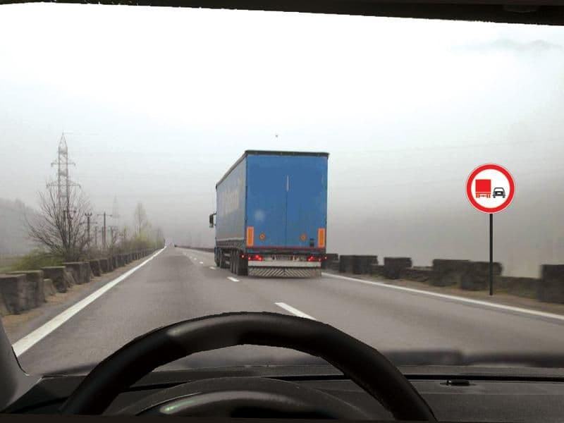 Puteţi efectua depăşirea camionului? Puteţi efectua depăşirea camionului?
