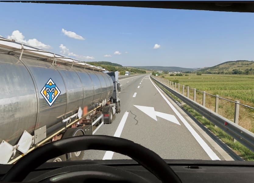 Cum procedați dacă doriți să intrați în acest loc pe autostradă? Cum procedați dacă doriți să intrați în acest loc pe autostradă?