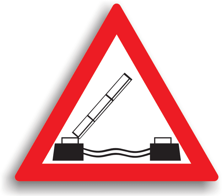 Se amplasează la 100-200 m de podul mobil. Dacă podul este ridicat, oprirea este obligatorie. Pe pod, sunt interzise toate manevrele (depășirea, cu excepția motocicletelor fără ataș, vehiculelor fără motor și ciclomotoarelor, când vizibilitatea este peste 20 m iar lățimea drumului mai mare de 7 m, oprirea, staționarea, mersul înapoi, întoarcerea). Se amplasează la 100-200 m de podul mobil. Dacă podul este ridicat, oprirea este obligatorie. Pe pod, sunt interzise toate manevrele (depășirea, cu excepția motocicletelor fără ataș, vehiculelor fără motor și ciclomotoarelor, când vizibilitatea este peste 20 m iar lățimea drumului mai mare de 7 m, oprirea, staționarea, mersul înapoi, întoarcerea).