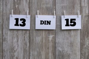 13 din 15